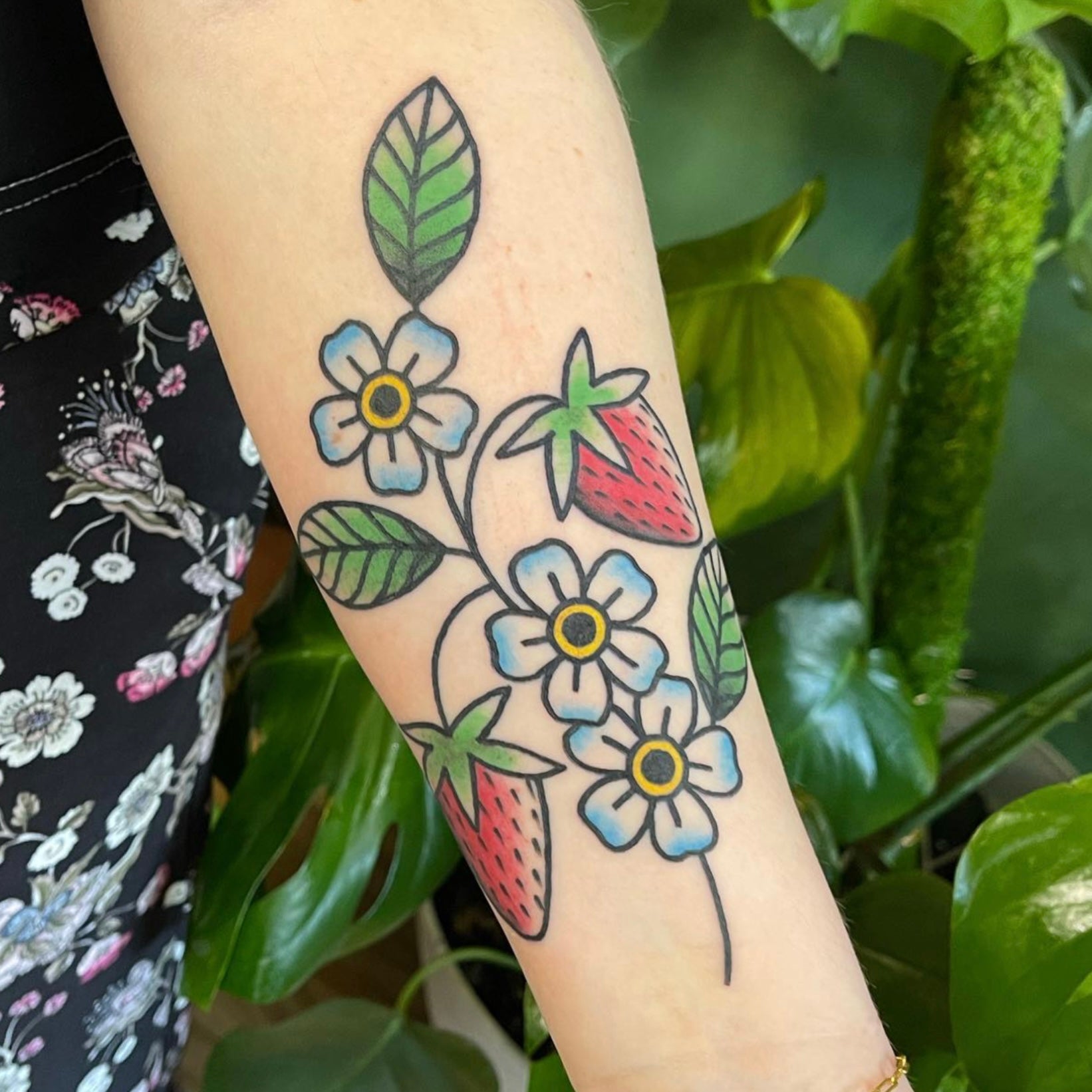 Tattoo uploaded by Haydar Sayar • Flower Garland Fineline by H.Sayar •  Tattoodo